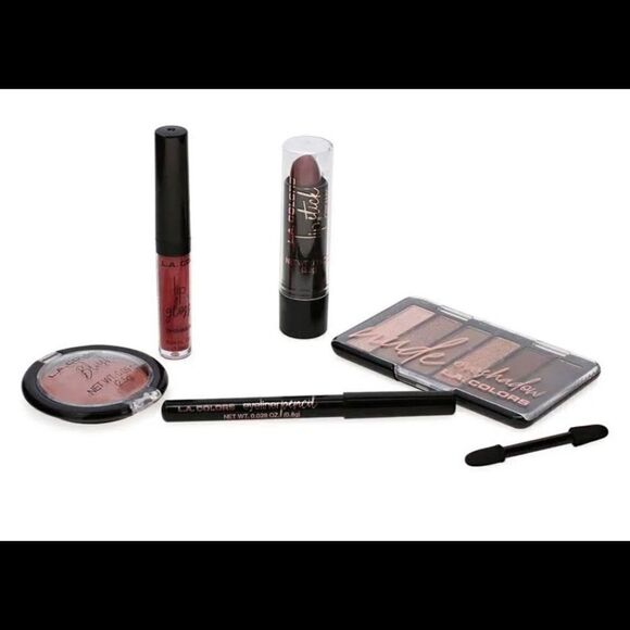 Makeup Kit  - Picture 1 of 3